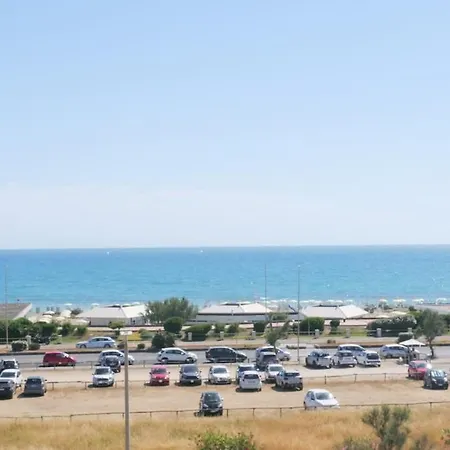 Apartment Spectacular Seafront Connected To The Center Rome *
