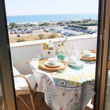 Spectacular Seafront Connected To The Center Rome Apartment *
