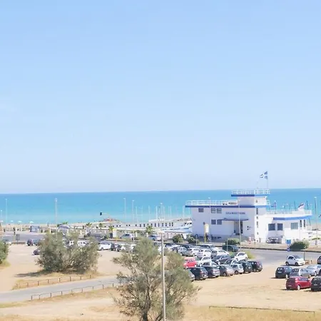 Spectacular Seafront Connected To The Center Rome *