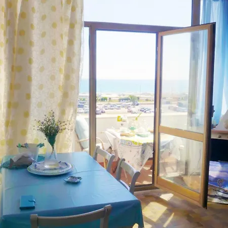 公寓 Spectacular Seafront Connected To The Center Rome